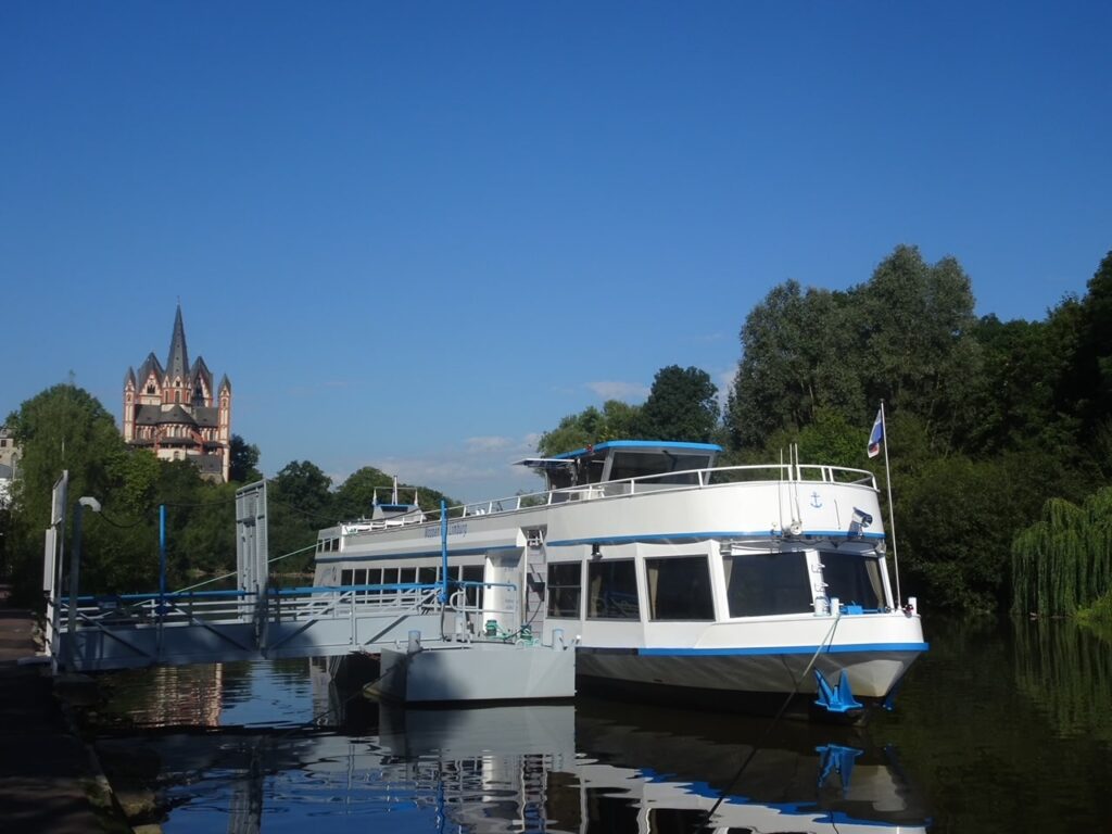 Benefiz-Kalender-2024-mit-Limburg-Motiven