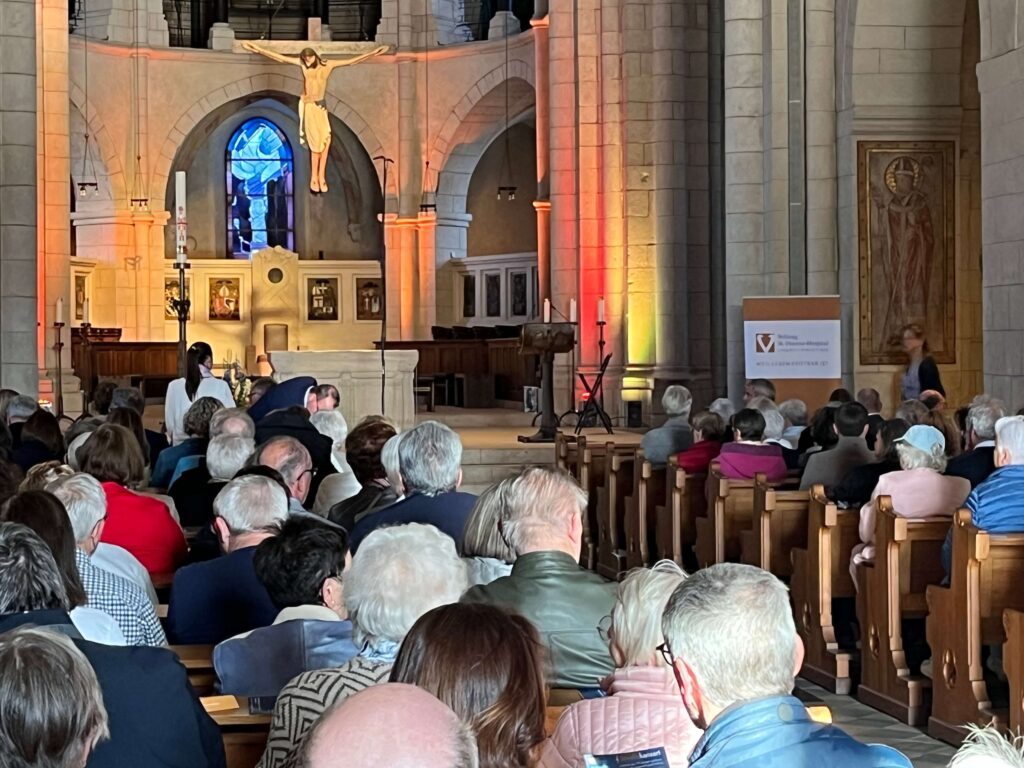 Gäste im Dom Nahaufnahme