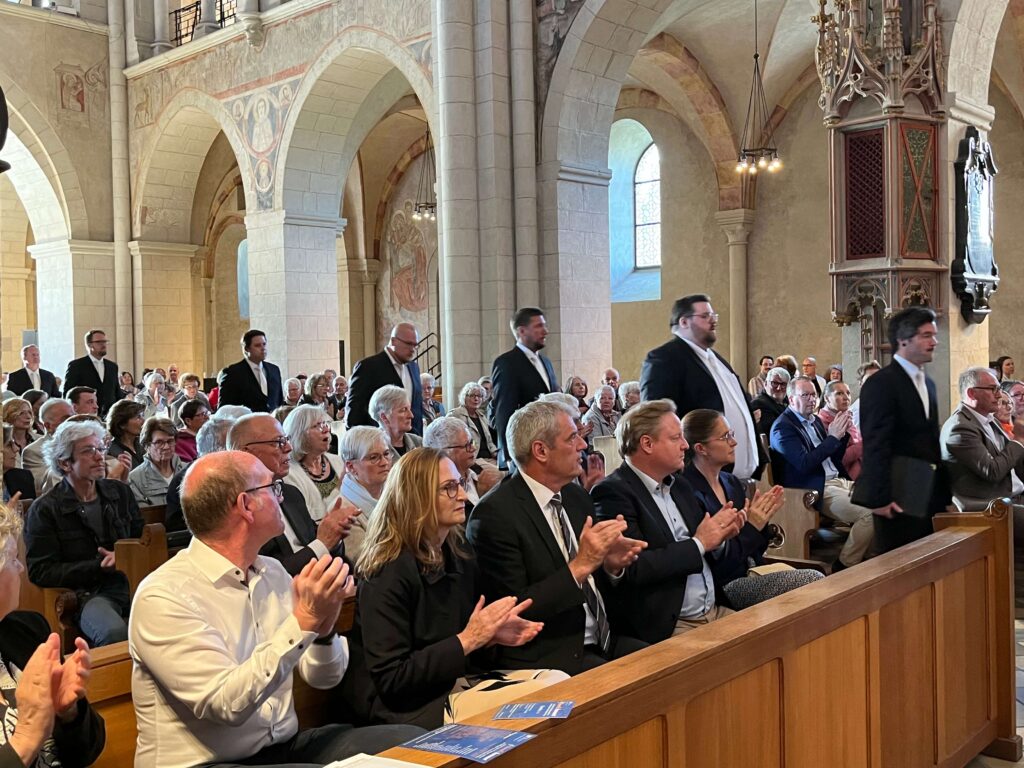 von Krankenhaus, Stiftung und kommunalem Lebe