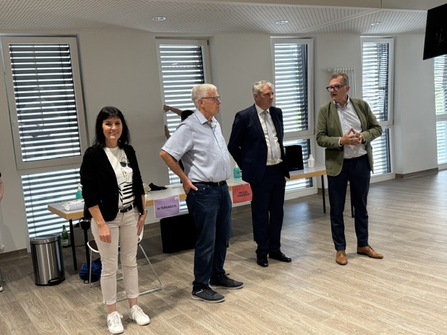 Vorstandsvorsitzender Klaus Rohletter und Ausbildungsleiterin Elisabeth Schneider der Albert Weil AG freuten sich über die Realisation dieses Gesundheitstages, der die Bedeutung von Gesundheit für ein langes Arbeitsleben in den Fokus setzte.