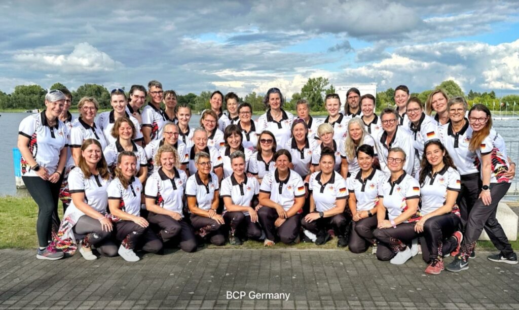 Limburger Domdrachen in Brandenburg an der Havel bei der IDBF-Drachenboot-Weltmeisterschaft Gruppenfoto