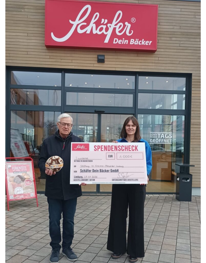 Schäfer Dein Bäcker Spendenübergabe am 5. Januar 2026 - Sophia Schäfer und Martin Richard Stiftungsvorsitzender