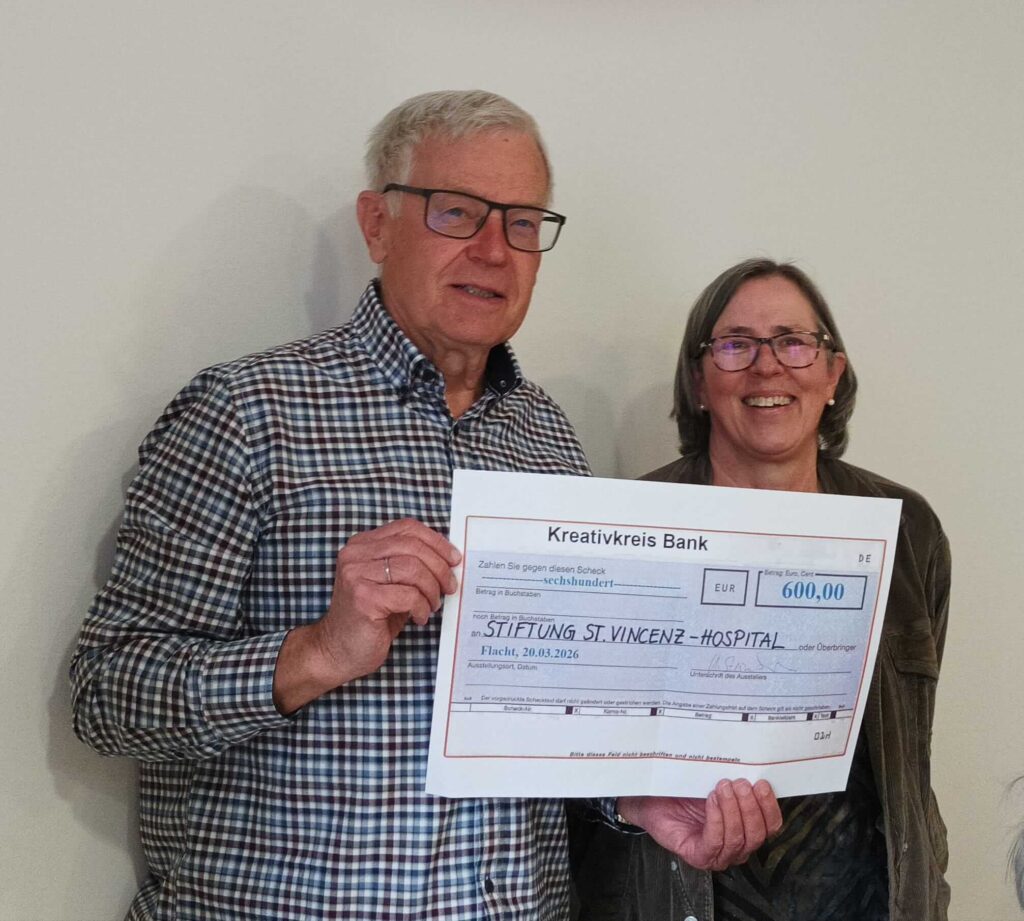Spendenübergabe vom Kreativkreis